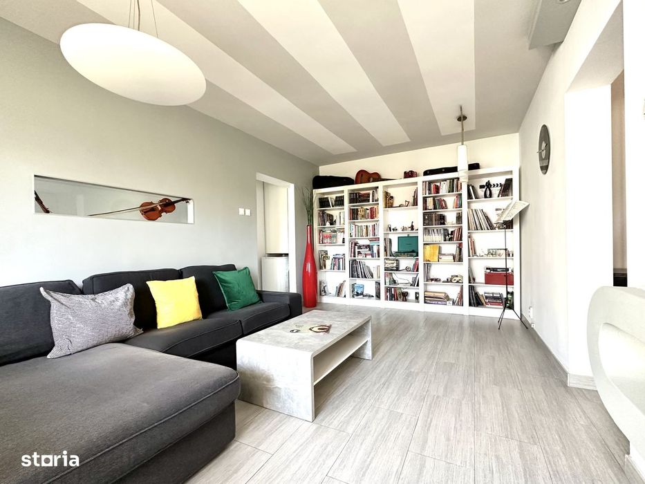 Apartament vedere spate, zona Calea Moșilor - intersecție cu Eminescu