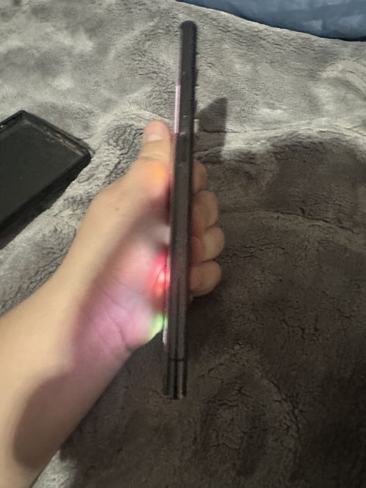 Vand samsung S22 Ultra spart in coltul stanga sus crapat