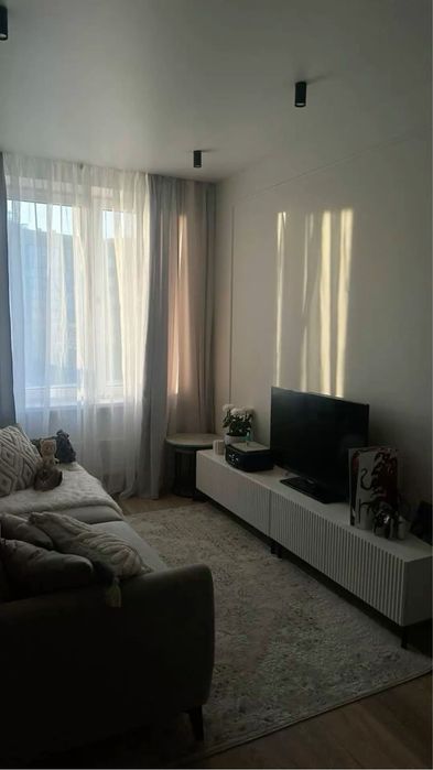 На подселение девушку