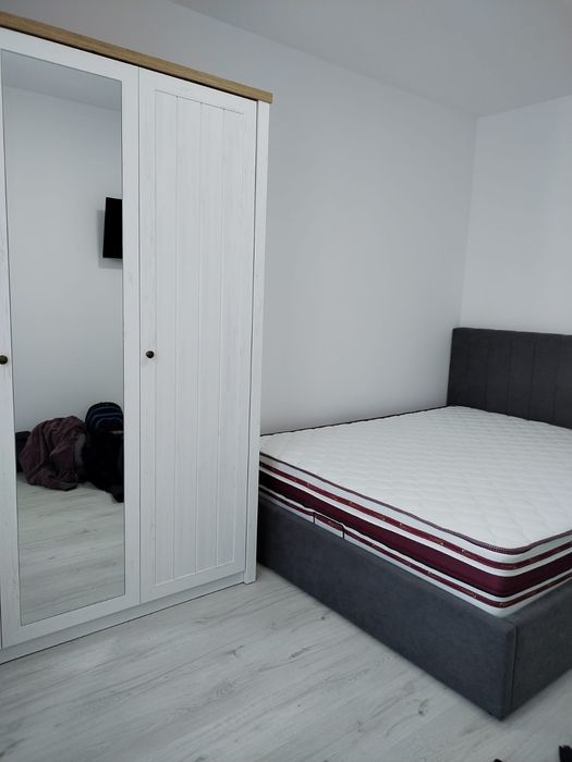 Inchiriez garsoniera militari residence