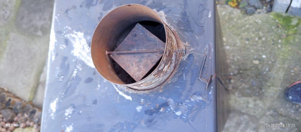 Soba pe lemne sau brichete