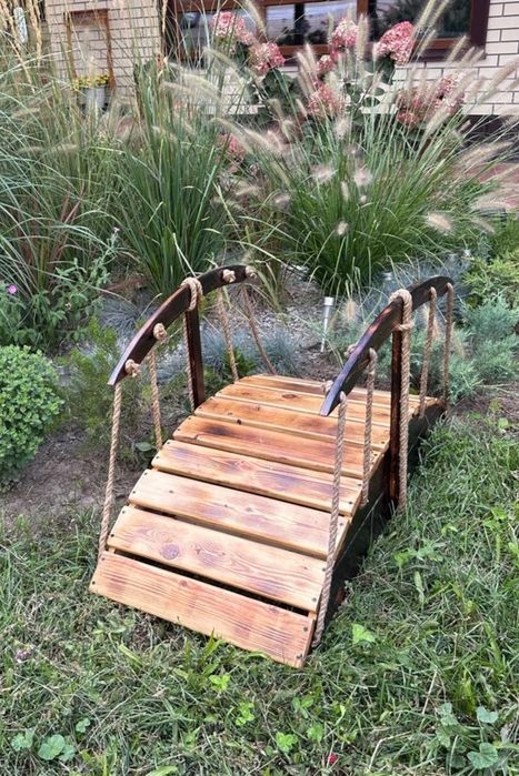 Мостик садовый декоративный