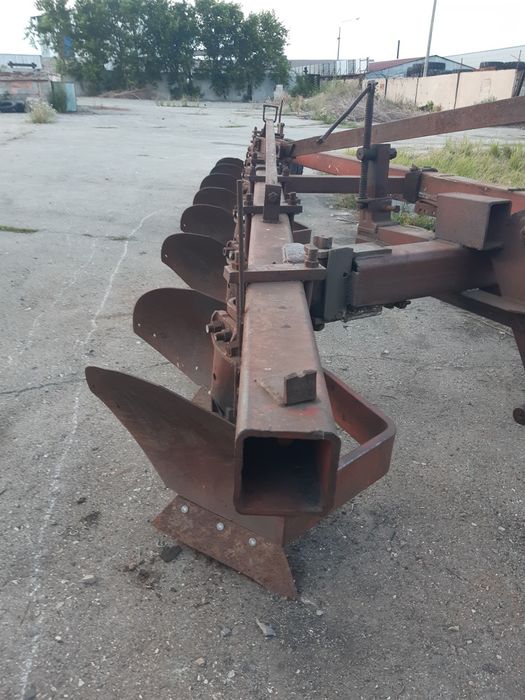 Продам плуг 8.40