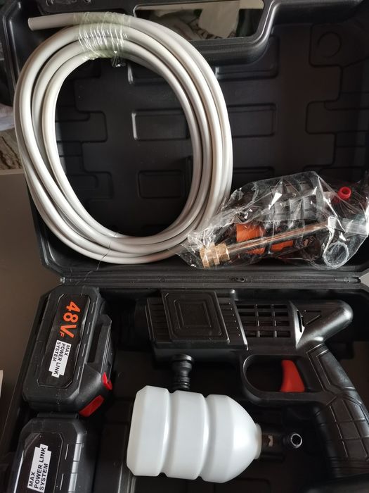 Pistol spalare cu presiune, 2 acumulatori inclusi, NOU