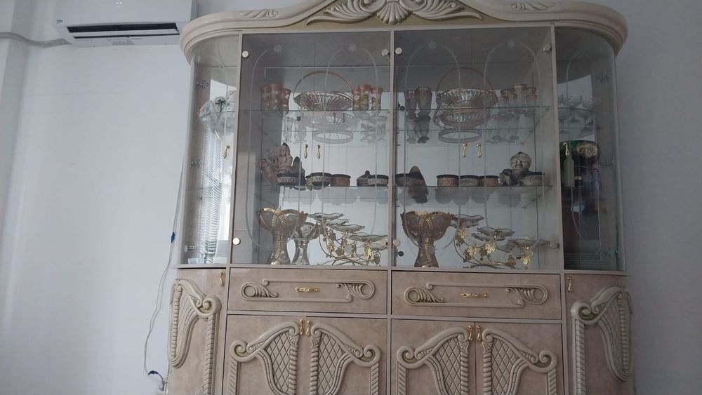 Кухонный, гостинный гарнитур