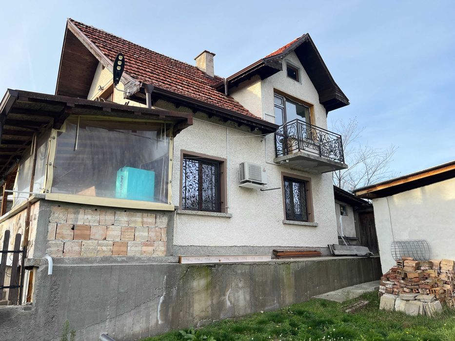 Продава се Къща в Казанлък - 100 кв.м за 765 €/кв.м - Снимка #3