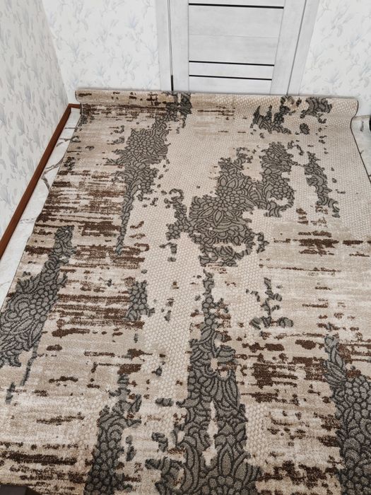 Продам Ковёр 2*3 в хорошем состоянии