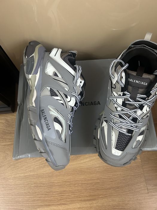 Balenciaga track 42