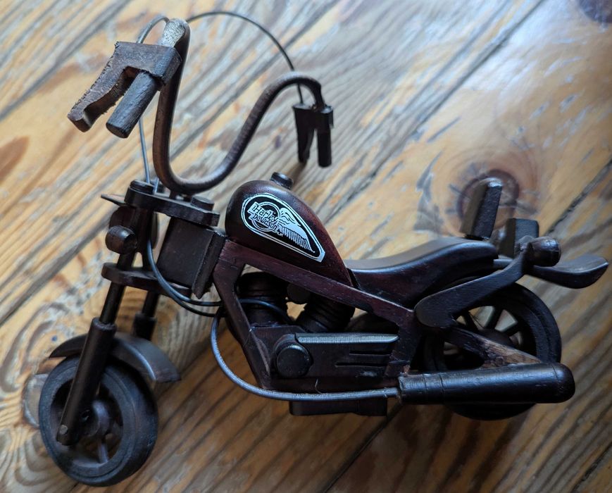 Дървен мотор Harley Davidson