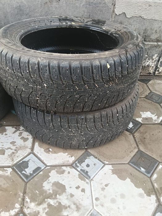 Зимнии шины 215, 55, 17,