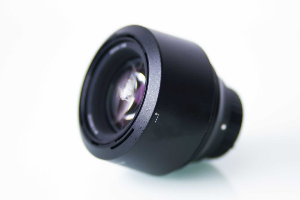 Vand sau schimb un obiectiv NIKON 85 mm f1.8 stare perfecta