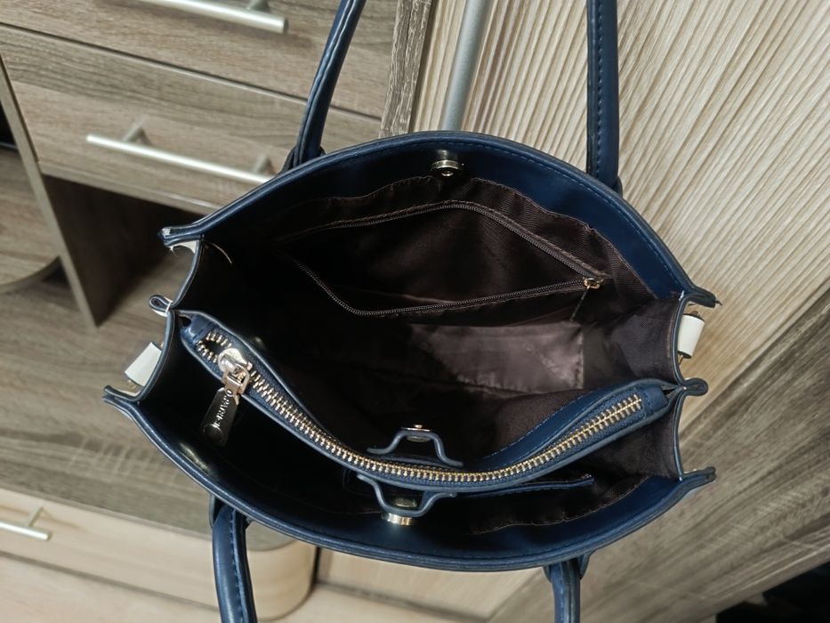 Женская сумка с ручками