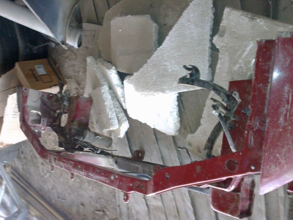 Фары на Опель Зафира.