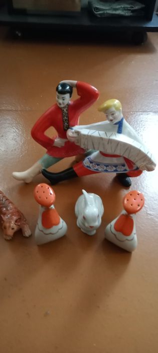 Форфоровые статуэтки