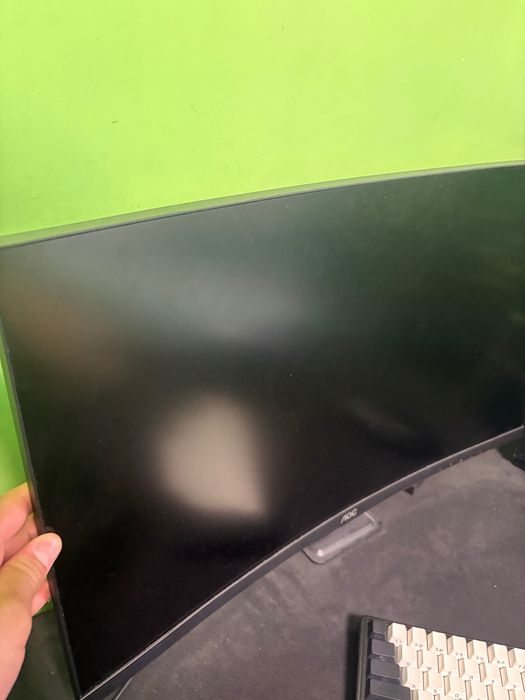 Продавам монитор лос