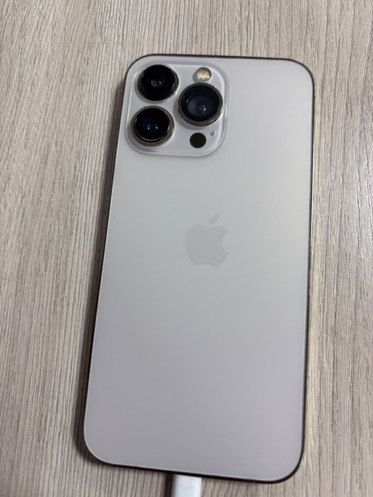 iPhone 13 pro на 256 гб АКБ 85%