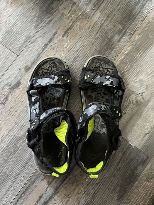 Нови обувки