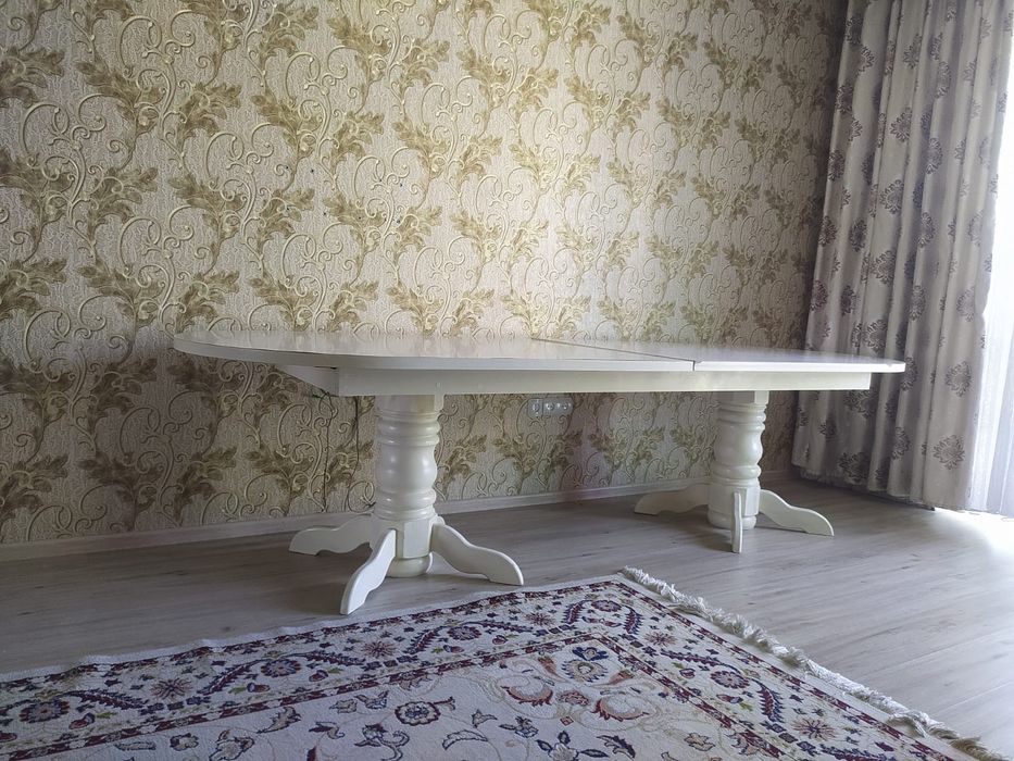 Продам большой стол