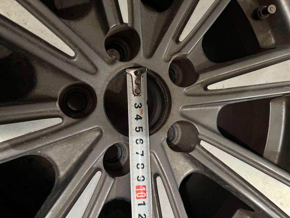 джанти с гуми 195/60 R15 за ТОЙОТА AVENSIS 2001 COMBI