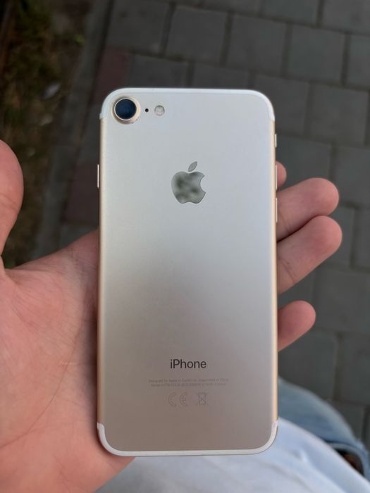 Продам Iphone 7 73% аккамулятор