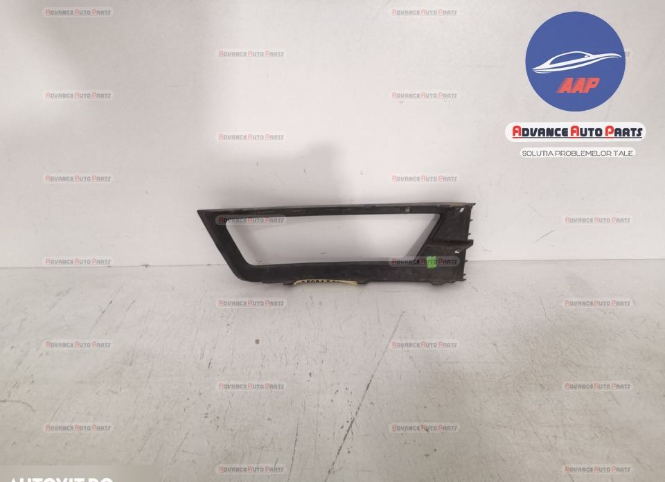 Шкода Рапид / Skoda Rapid Оригинален ляв прожекторен грил в добро съст