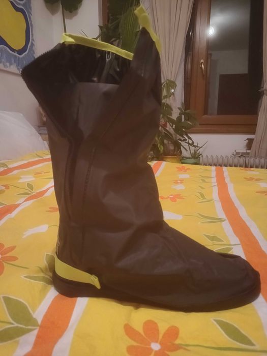 Водоустойчиви калъфи за спортни обувки (XL) за многократна употреба.