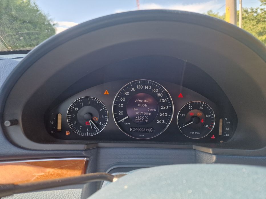 MERCEDES-BENZ E-Class 2004 — imagine 3