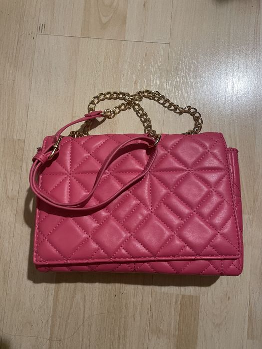 Капитонирана розова чанта