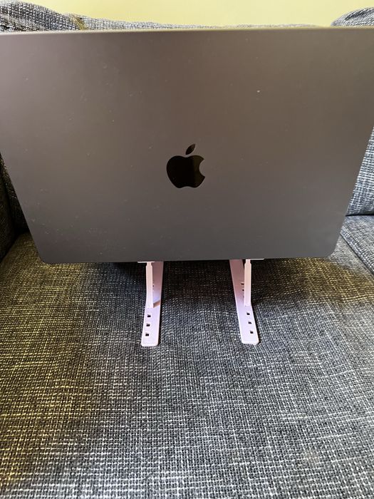 Поставка за лаптоп