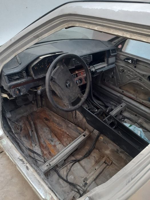 124 мерседес  в разборе