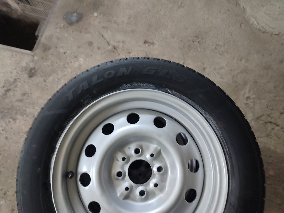 Продам комплект диском с резиной