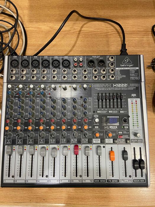 музыкальные пульты управления фирмы BEHRINGER