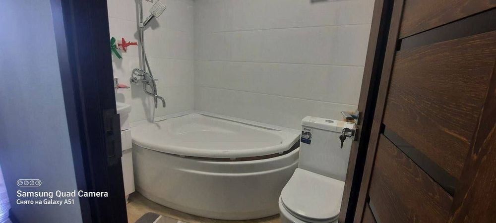 Сдается 3х комнатная квартира
С обстановкой люкс в горде Алмалыке