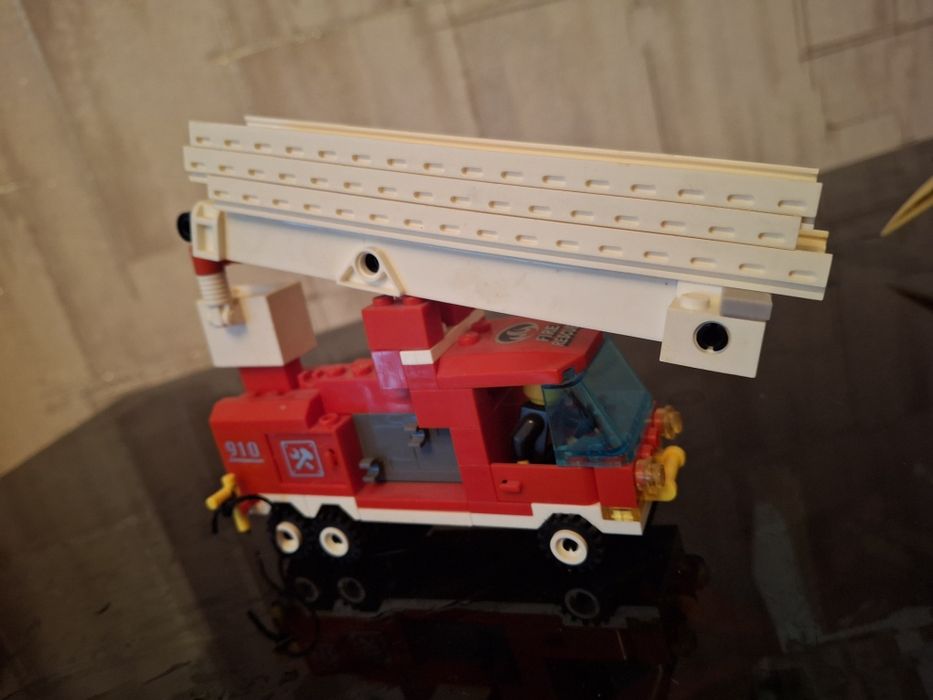Лего пожарная машина