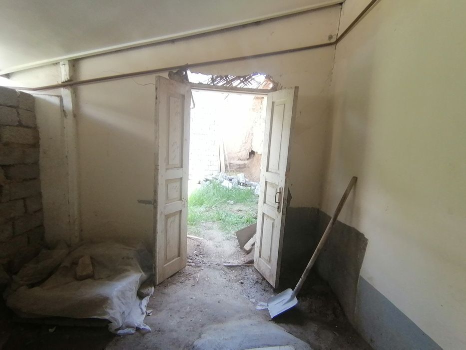 50000у.е Чорсу Шарк 1.6 сутик 3 хона Коробка  мошина кирмиди