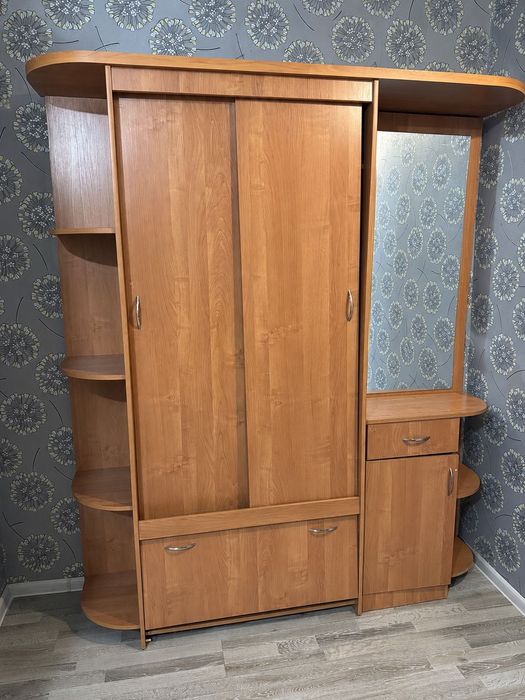 Шкаф отдаю бесплатно