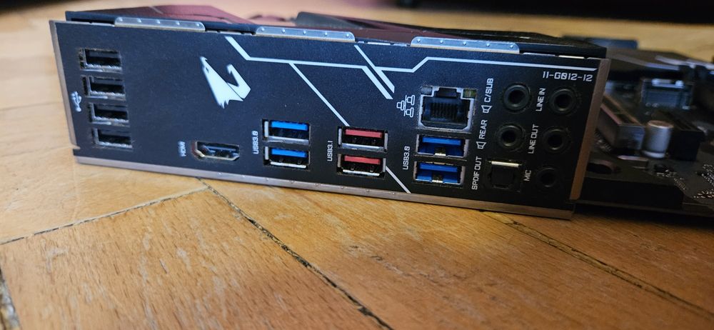 Procesor Intel I5 9600KF + Placa de baza