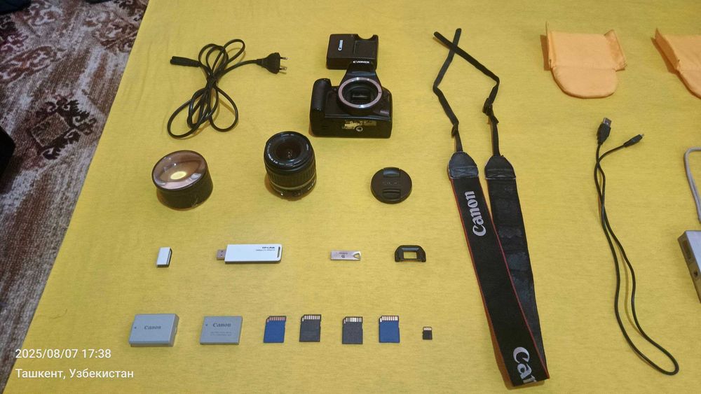 Фотоаппарат Canon 1000 D