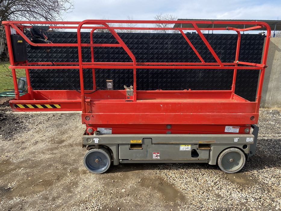 Вишка 8 метров Haulotte compact 8 с нови акумулатори и зарядно.