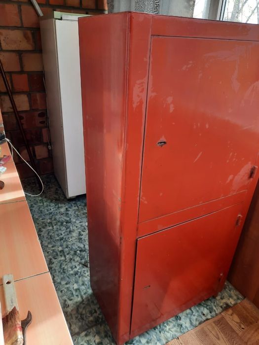 Продам сейф