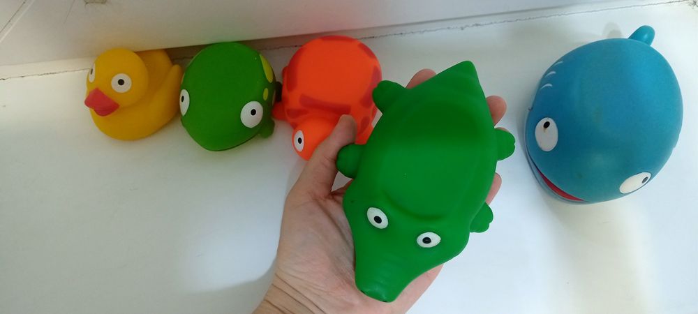 Резиновые игрушки для плавания