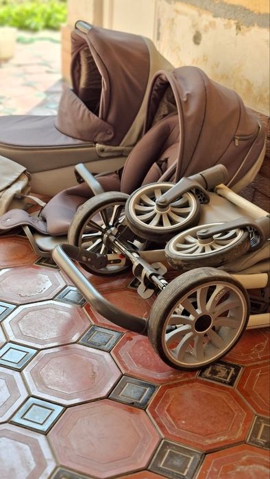 Kolyaska anix yaxshi xolattda