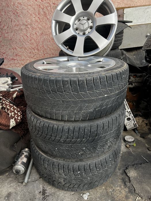 Диски мерс 17 покрышки 3 штуки зима