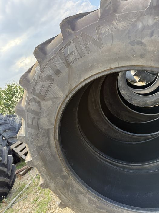 520/85r42 vredestein