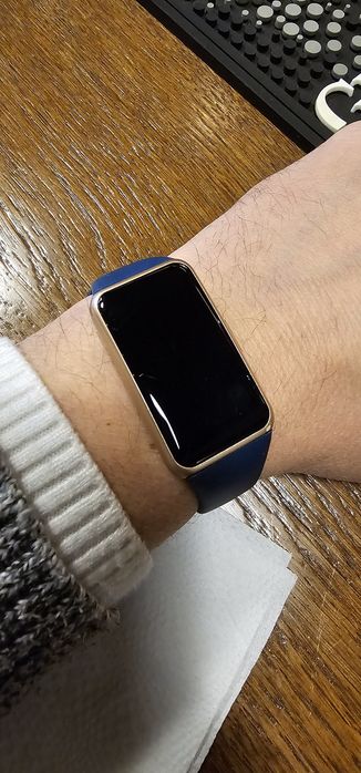Продам Huawei band 6