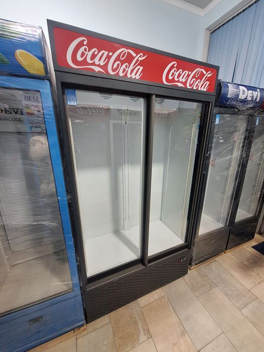 Новые фирменные витринные холодильники DEVI.