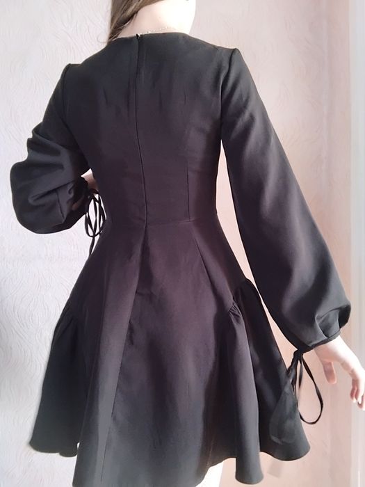 платье чёрное на девушку