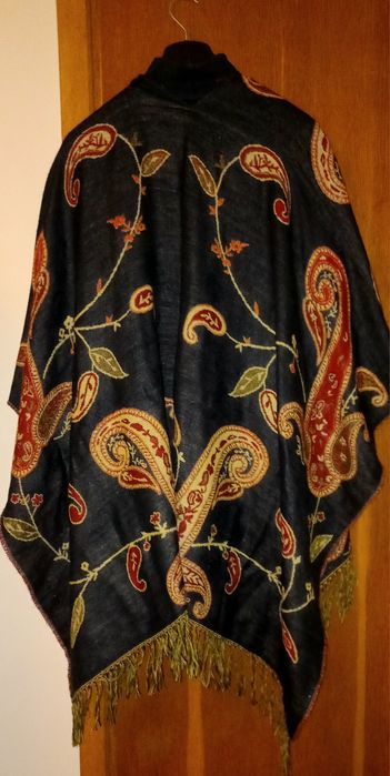 Poncho/șal cu doua fețe, din stofă moale din lana și acril