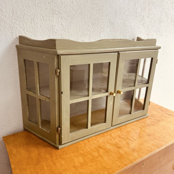 Шведски стенен витринен шкаф / Scandinavian Country Style