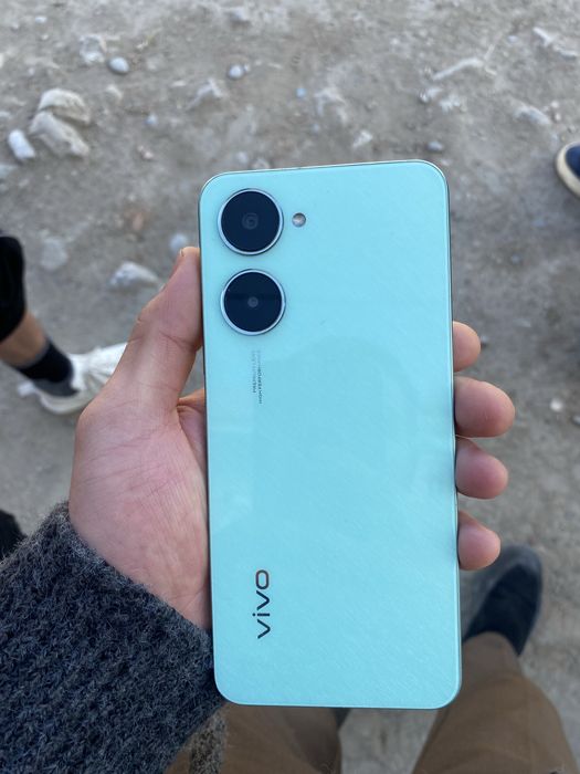 Vivi y03 в хорошем состаяний